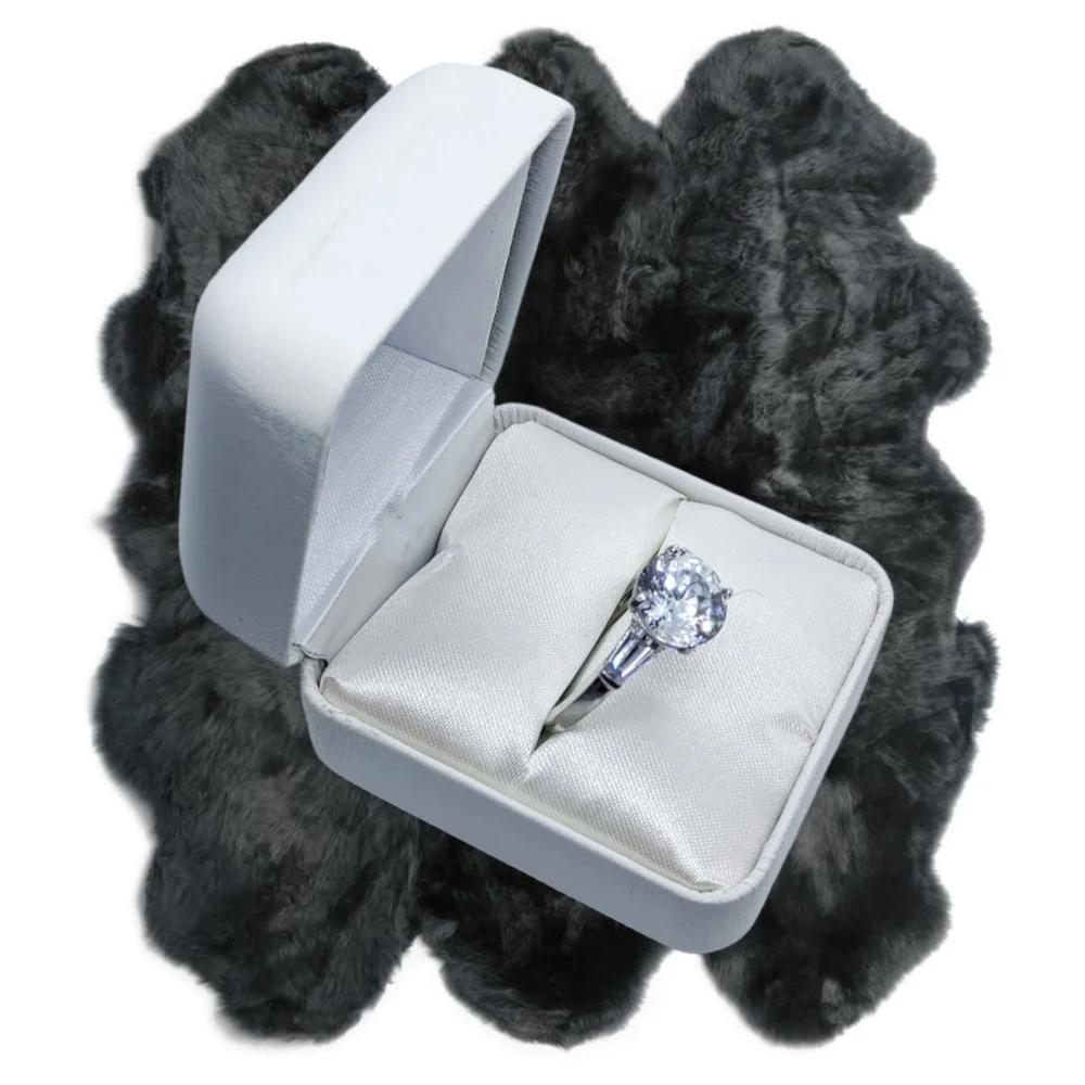Three-Stone Round CZ Statement Ring in Sterling Silver Size 9. NWOT